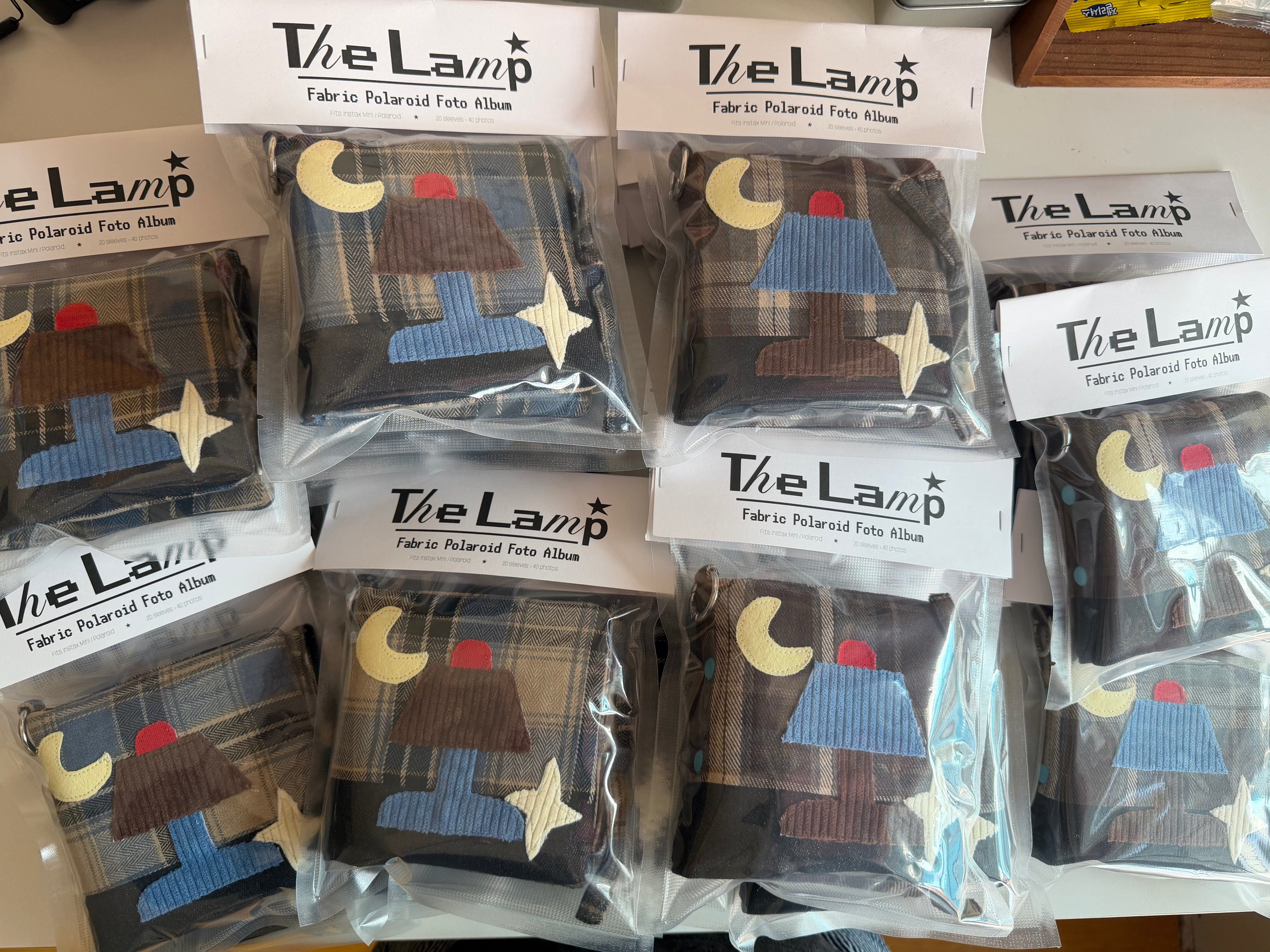 “The Lamp” – Fabric Polaroid Foto Album